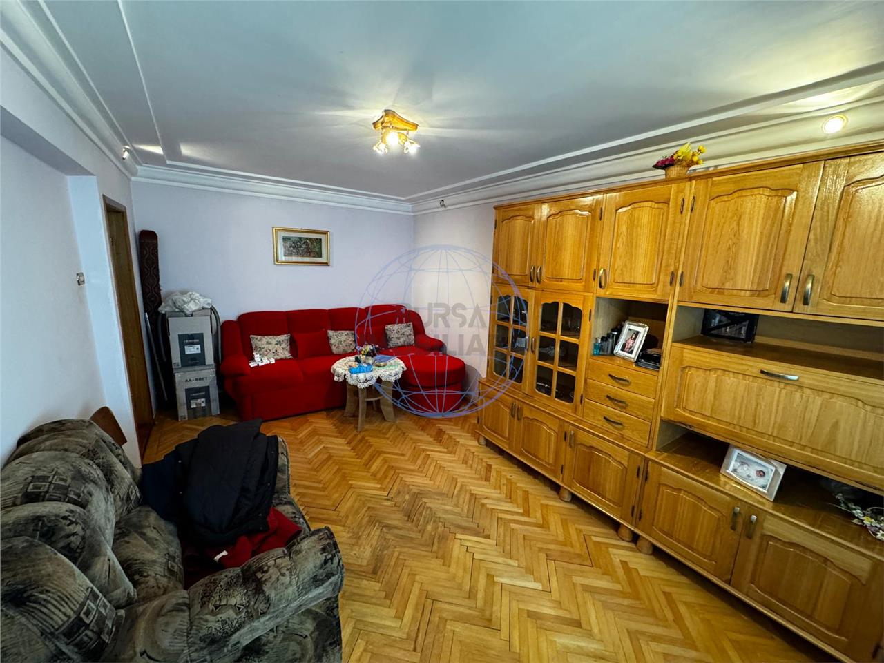 APARTAMNET 3 CAMERE, ETAJ 1, PIATA MOLDOVEI