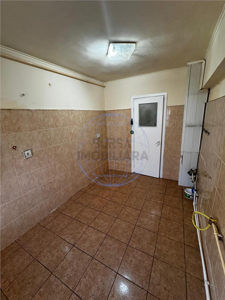 APARTAMENT 3 CAMERE, ETAJ 4/6, CENTRAL