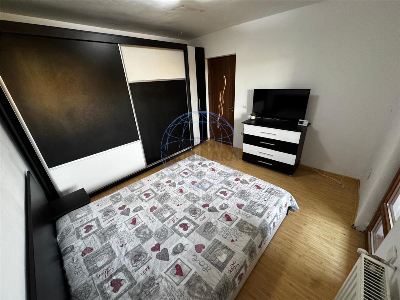 Apartament 2 camere, zona centrala.