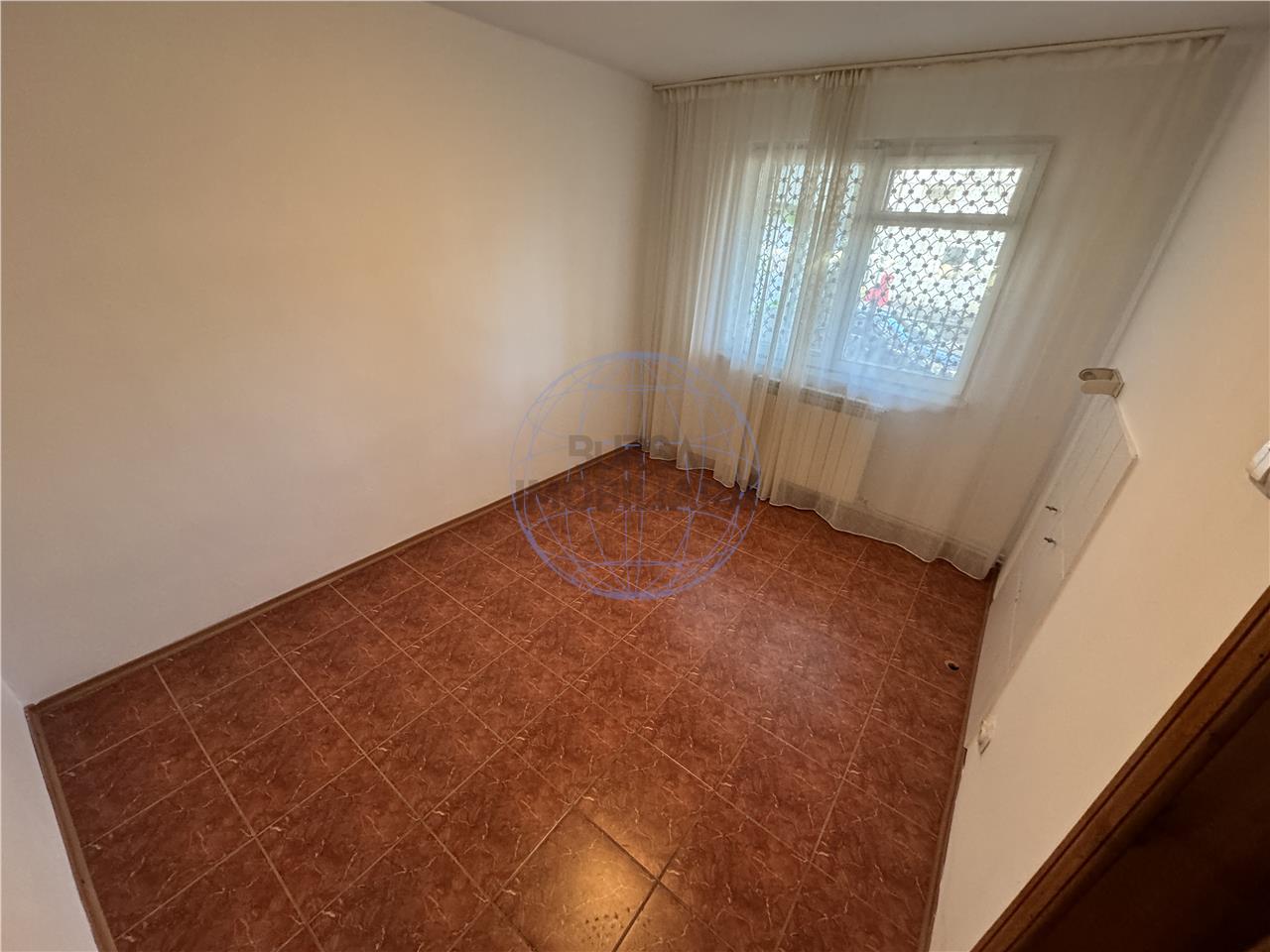 Apartament 4 camere central, Stefan cel Mare, de inchiria