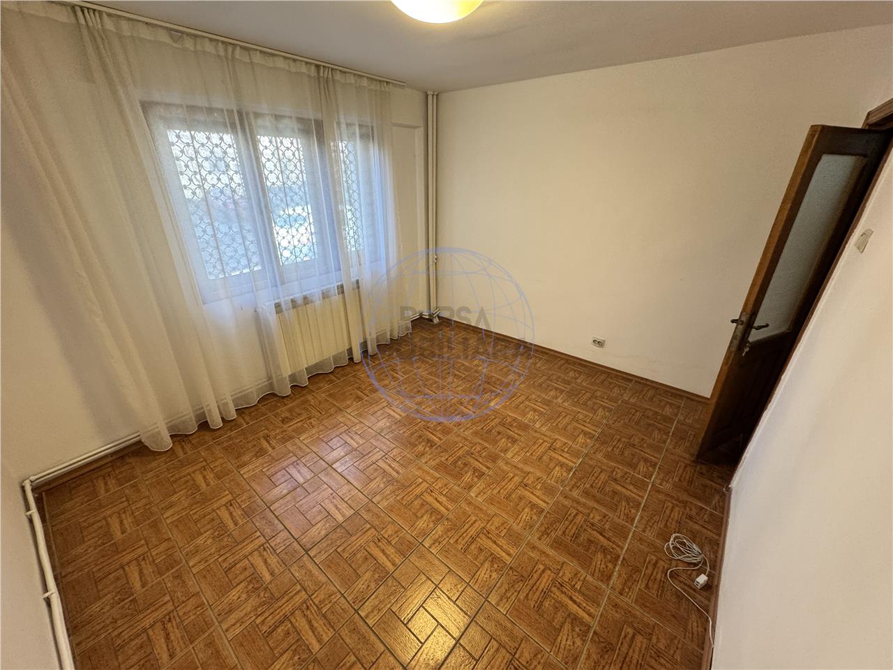 Apartament 4 camere central, Stefan cel Mare, de inchiria