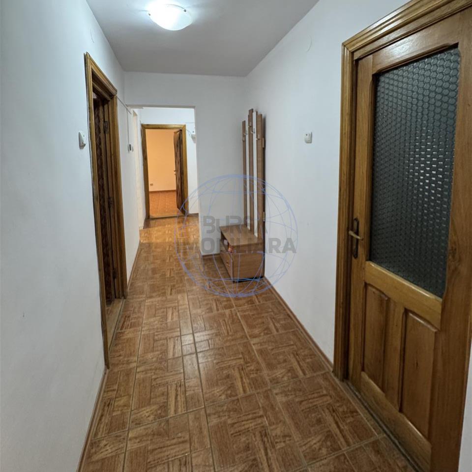 Apartament 4 camere central, Stefan cel Mare, de inchiria