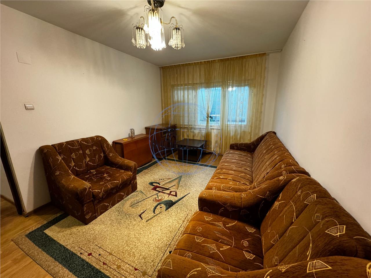 APARTAMENT  DE VANZARE 2 CAMERE ETAJ 1 SEMIDECOMANDAT, ZONA GARA!