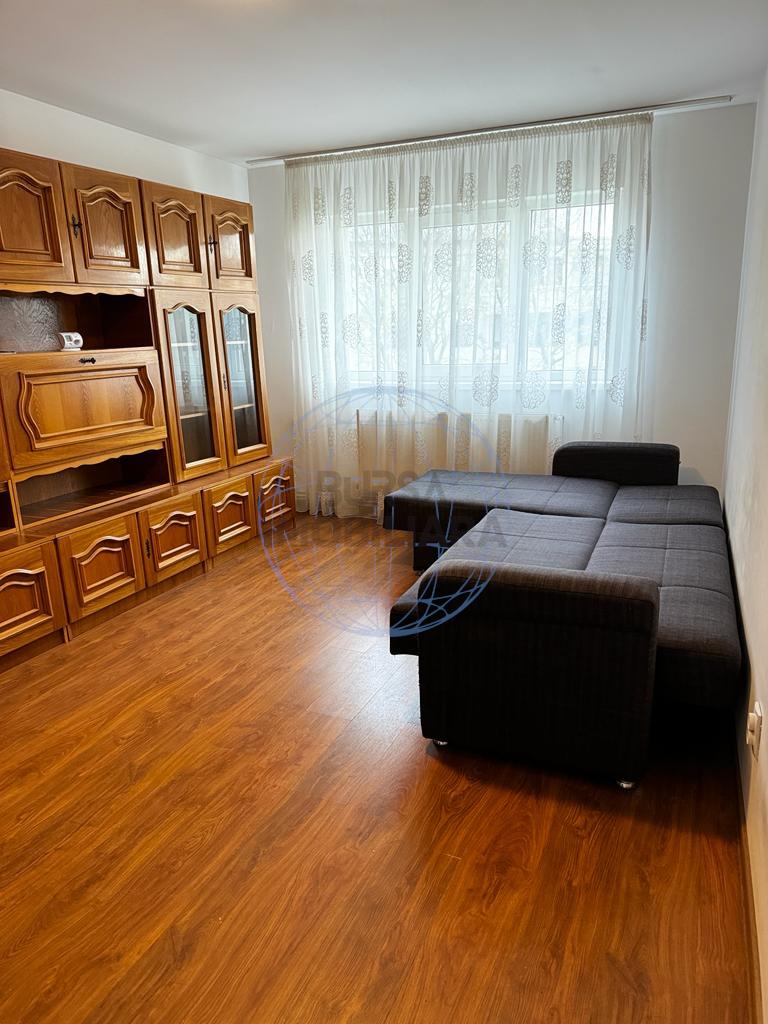 APARTAMENT 3 CAMERE ZONA CENTRALA