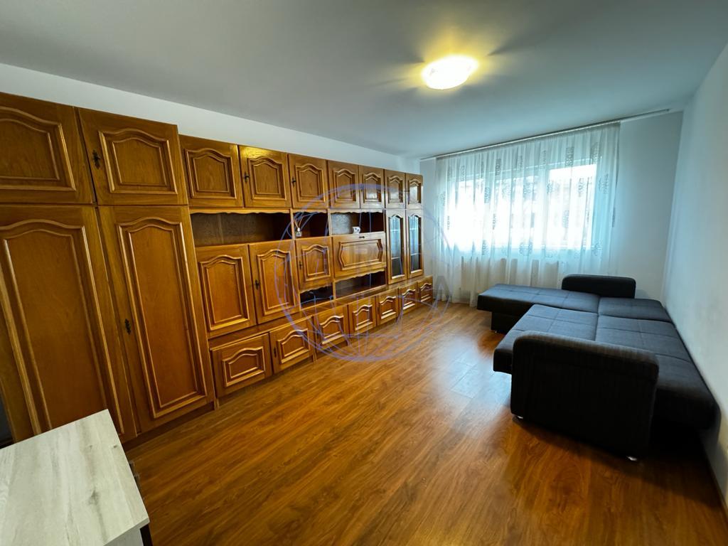 APARTAMENT 3 CAMERE ZONA CENTRALA