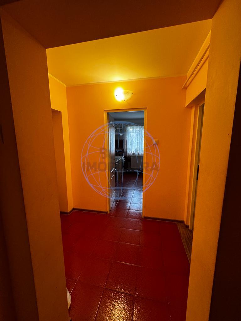 APARTAMENT 3 CAMERE ZONA CENTRALA