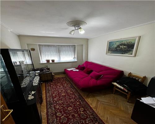 APARTAMNET 3 CAMERE, ETAJ 1, PIATA MOLDOVEI