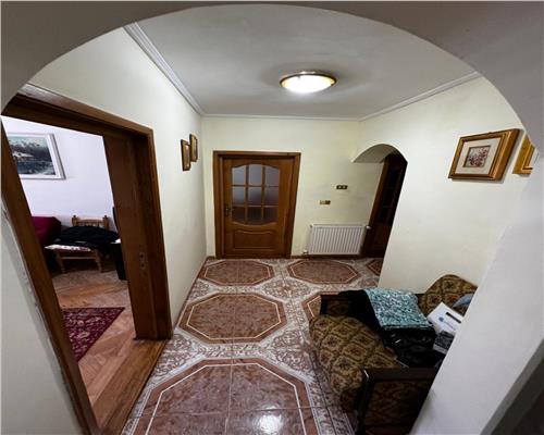 APARTAMNET 3 CAMERE, ETAJ 1, PIATA MOLDOVEI