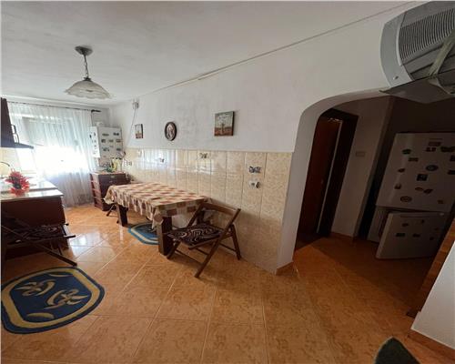 APARTAMENT 3 CAMERE, DE INCHIRIAT, SUD