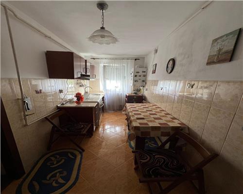 APARTAMENT 3 CAMERE, DE INCHIRIAT, SUD