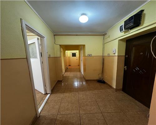 APARTAMENT 3 CAMERE, ETAJ 4/6, CENTRAL