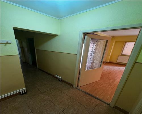 APARTAMENT 3 CAMERE, ETAJ 4/6, CENTRAL