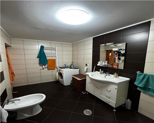 Apartament 2 camere, Piata  Moldovei