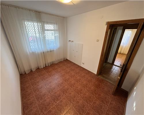 Apartament 4 camere central, Stefan cel Mare,