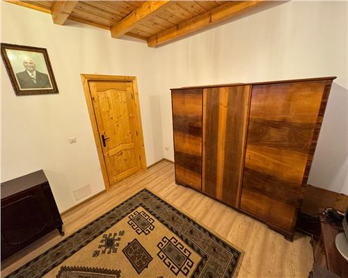 Casa spatioasa, ideala pentru locuinta sau afacere – 1500 mp teren, situata pe drumul principal  Vrancea  Brasov