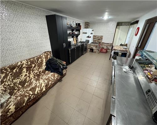 Casa spatioasa, ideala pentru locuinta sau afacere – 1500 mp teren, situata pe drumul principal  Vrancea  Brasov