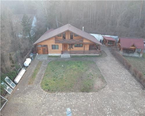 Casa spatioasa, ideala pentru locuinta sau afacere – 1500 mp teren, situata pe drumul principal  Vrancea  Brasov