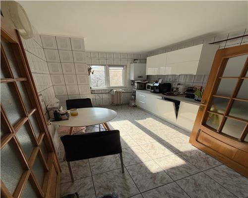 Apartament 3 camere, zona pompieri.