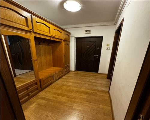 APARTAMENT  DE VANZARE 2 CAMERE ETAJ 1 SEMIDECOMANDAT, ZONA GARA!