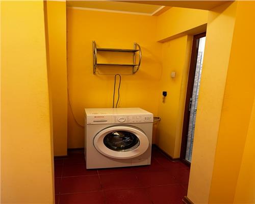 APARTAMENT 3 CAMERE ZONA CENTRALA