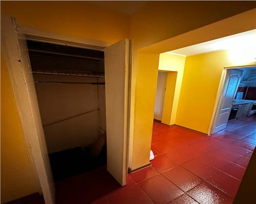 APARTAMENT 3 CAMERE ZONA CENTRALA