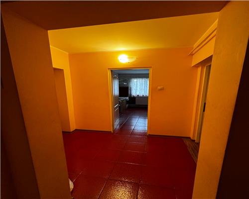 APARTAMENT 3 CAMERE ZONA CENTRALA